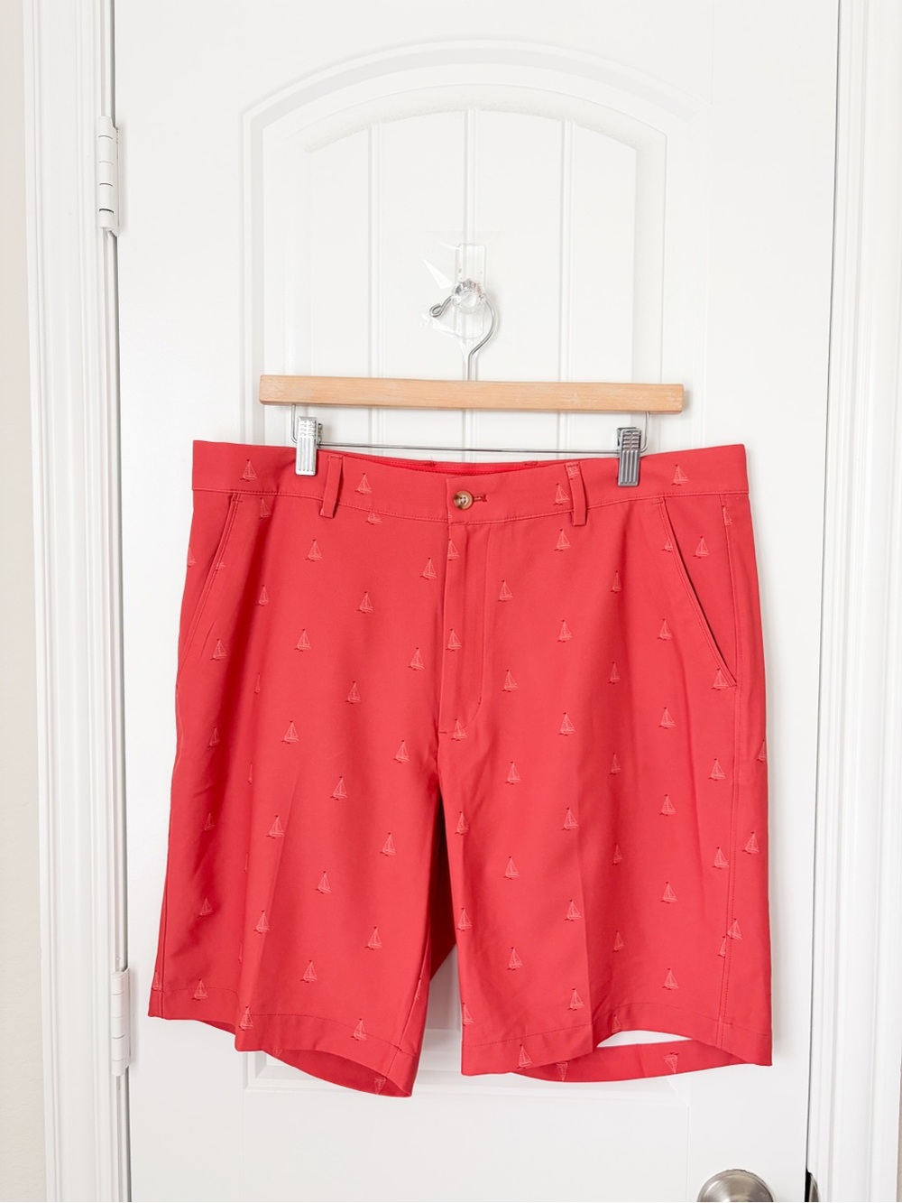 Greg Norman Collection Orange Embroidered Sailboat Golf Shorts Size 36